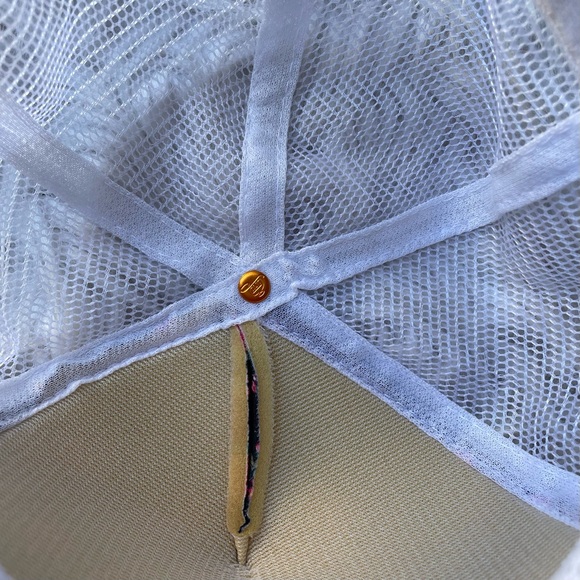 VANS Off the Walls Classic Mesh Adjustable Snap Back Trucker Hat by OTTO - Picture 7 of 9